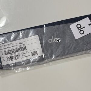 ALO Yoga Navy Performance Conquer Headband